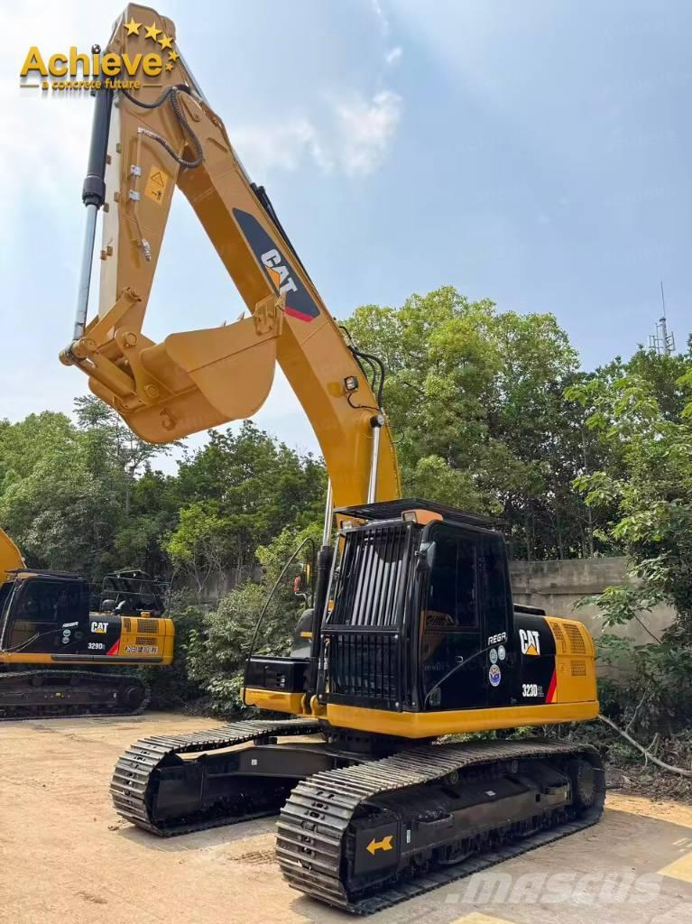 CAT 323D2L Excavatoare pe șenile
