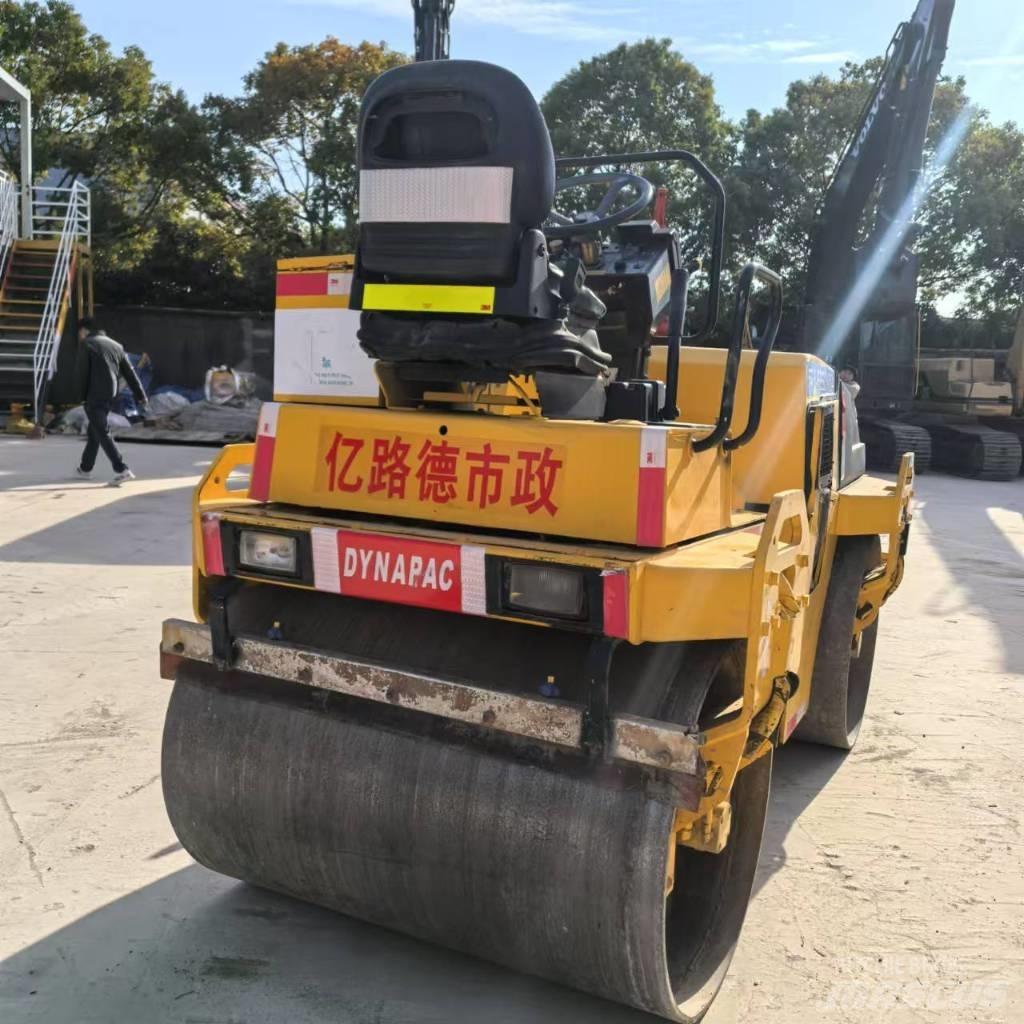 Dynapac CC 142 Cilindri compactori dubli