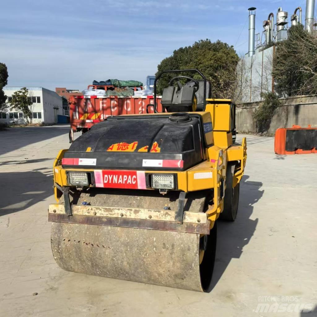 Dynapac CC 142 Cilindri compactori dubli