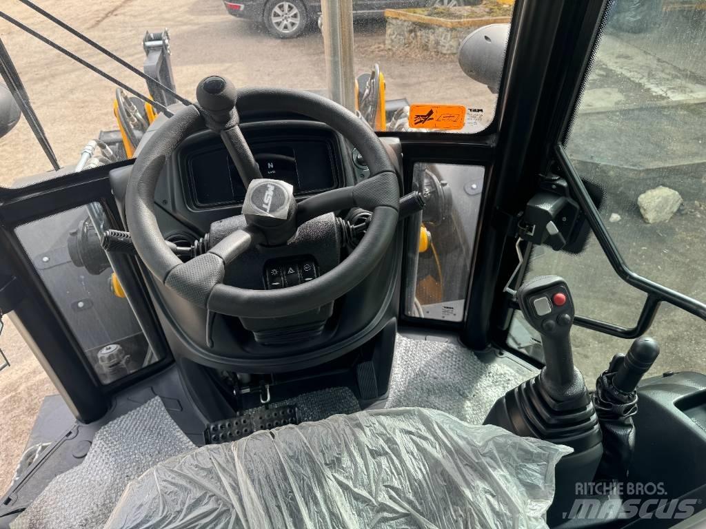MST M644 PLUS Buldoexcavatoare