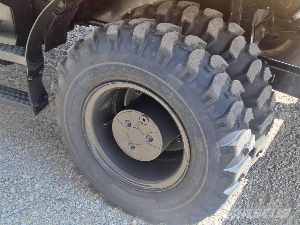 CAT M318F Excavatoare cu roti