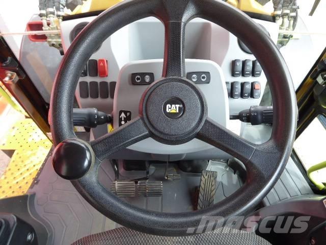 CAT 444 Buldoexcavatoare