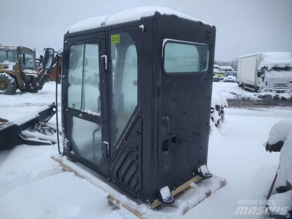 Volvo BM 325FL Cabin Cabine si interior