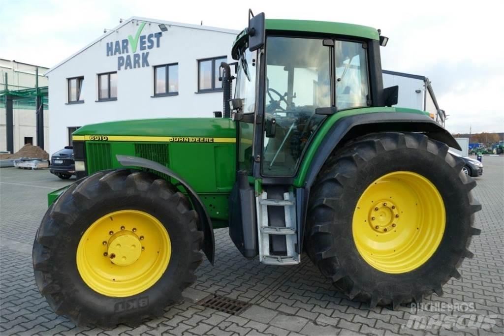 John Deere 6910 Tractoare