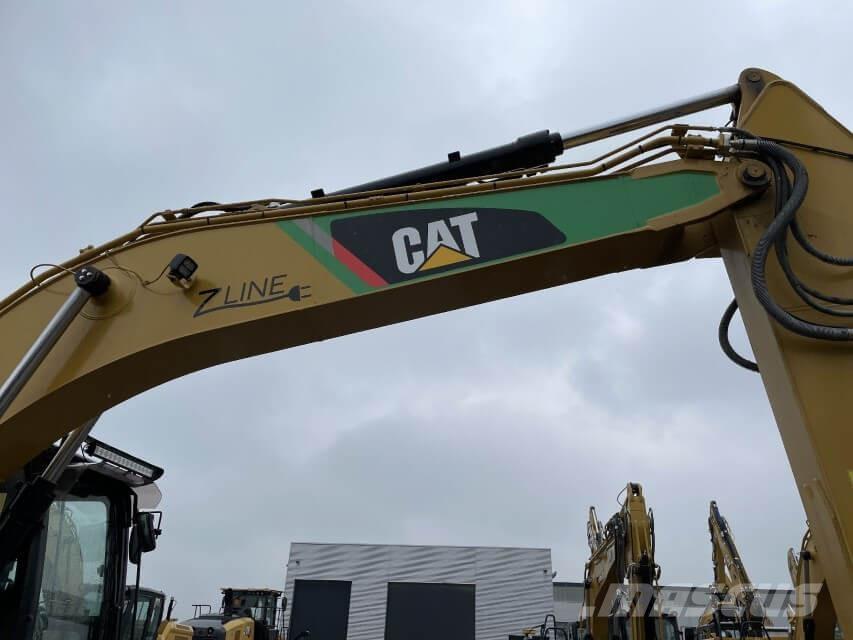 CAT 323F Z-Line Excavatoare pe șenile
