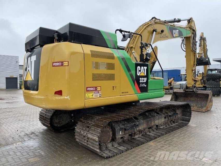 CAT 323F Z-Line Excavatoare pe șenile
