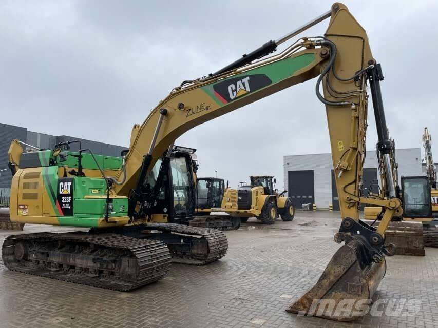 CAT 323F Z-Line Excavatoare pe șenile
