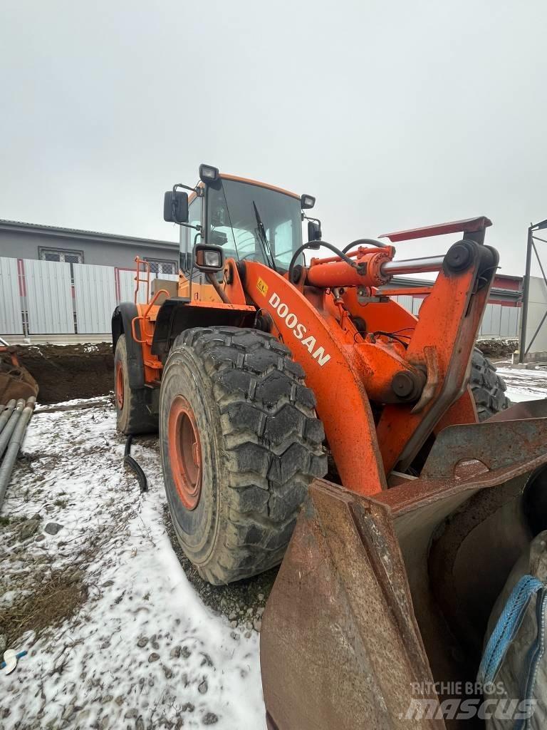 Doosan DL 400 Incarcator pe pneuri
