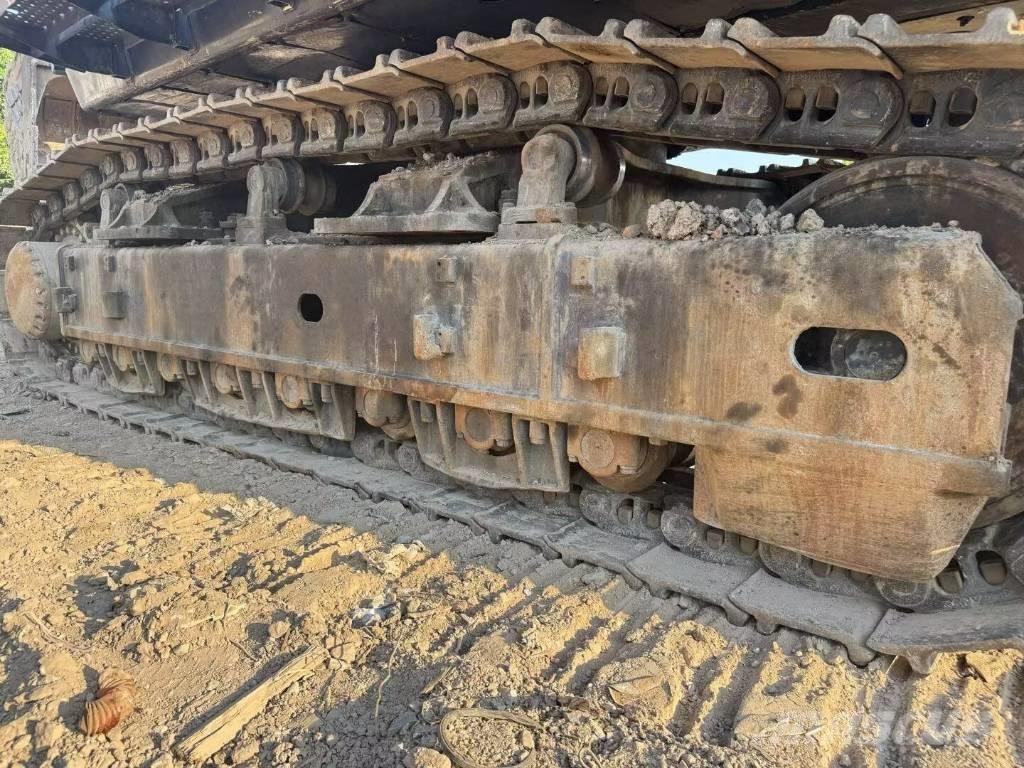 Hitachi ZX690LCH-5A Excavatoare pe șenile
