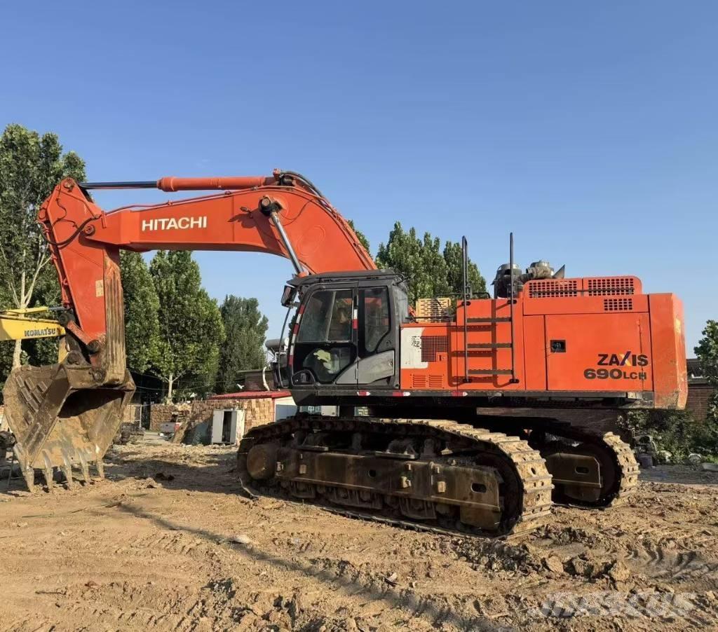 Hitachi ZX690LCH-5A Excavatoare pe șenile
