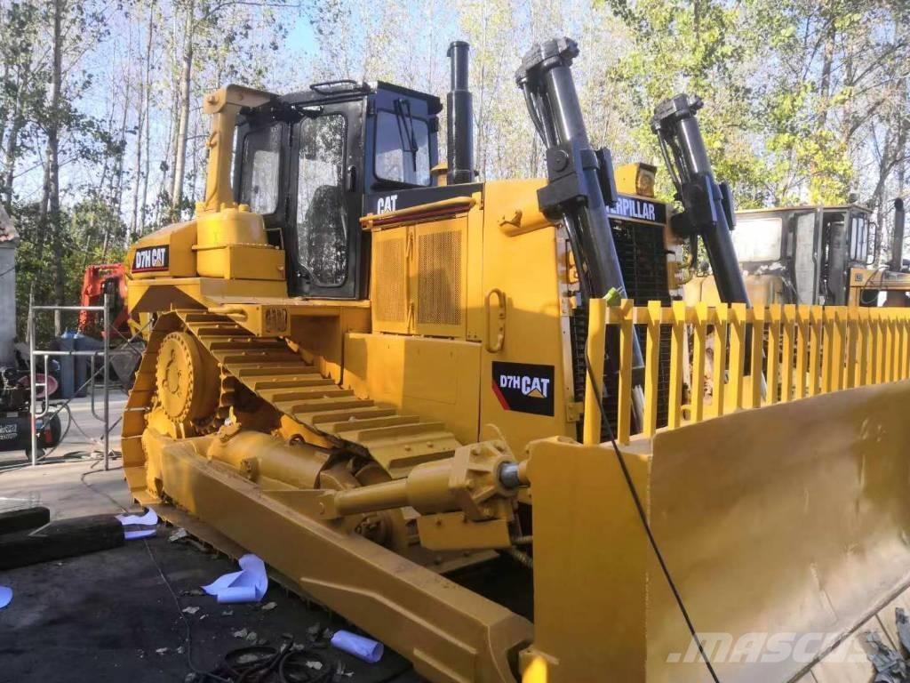 CAT D7H Buldozere pe senile