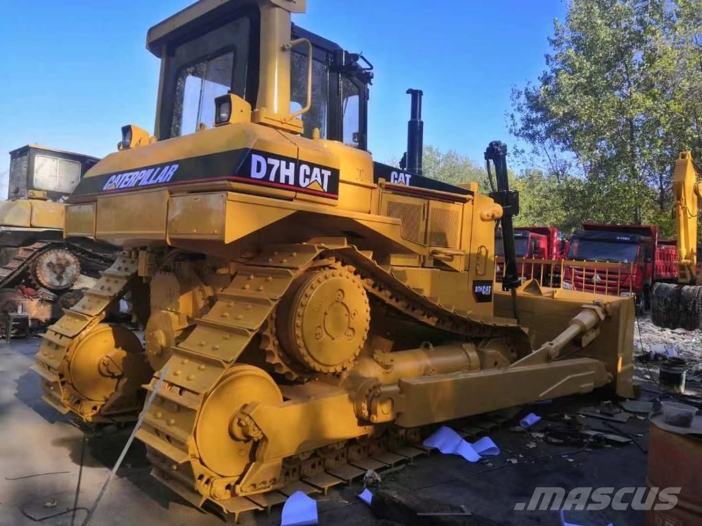 CAT D7H Buldozere pe senile