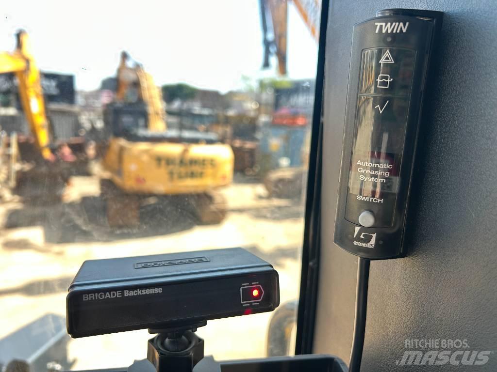 LiuGong 877H Incarcator pe pneuri