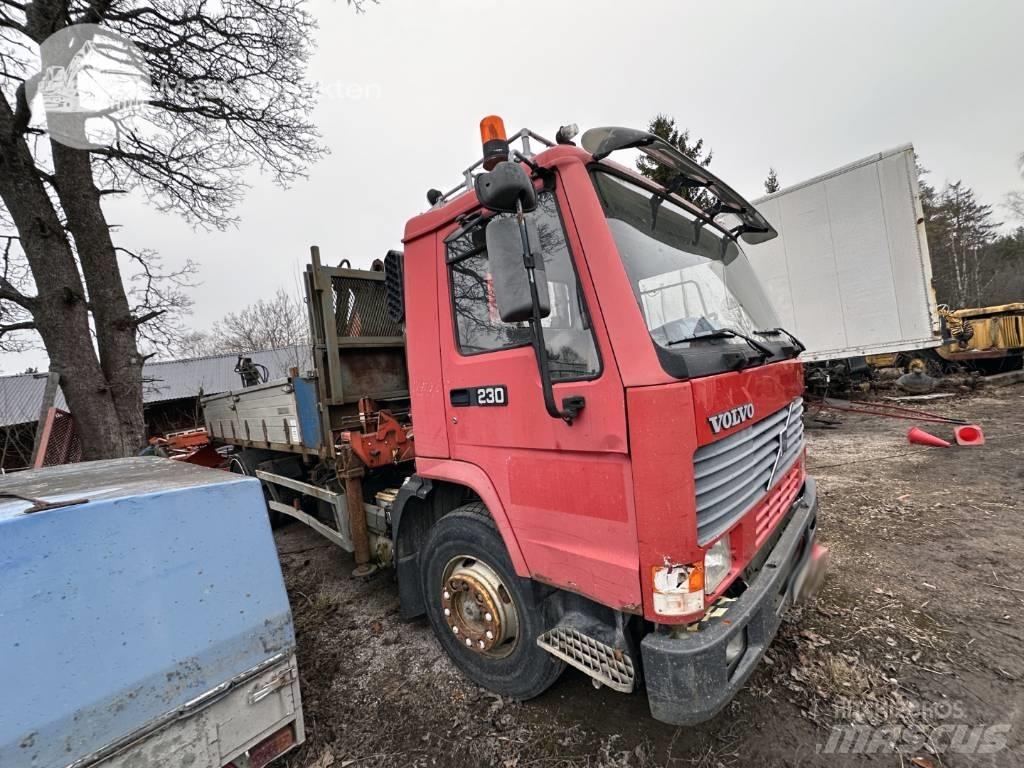 Volvo FL7 Camioane cu macara