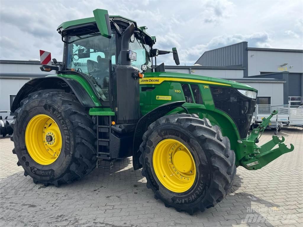John Deere 7R 330 Tractoare