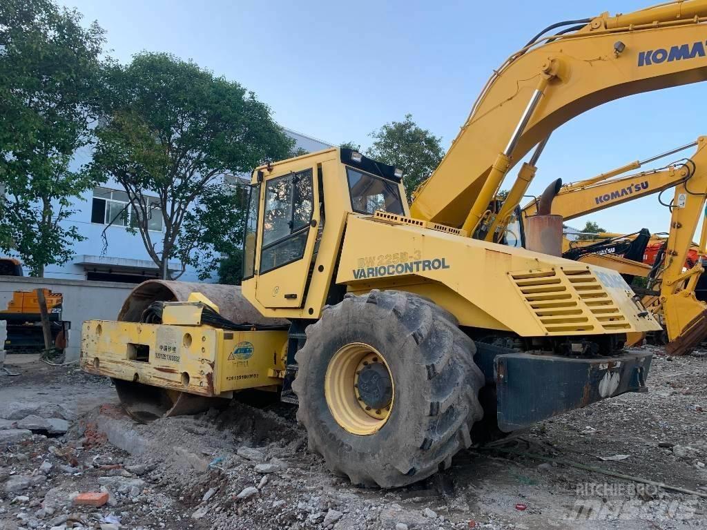 Bomag BW 225 D-3 Cilindri compactori dubli