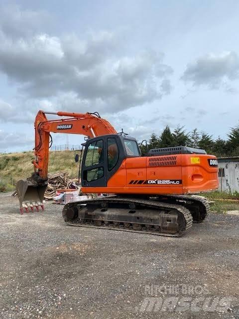 Doosan DX 225 NLC Excavatoare pe șenile
