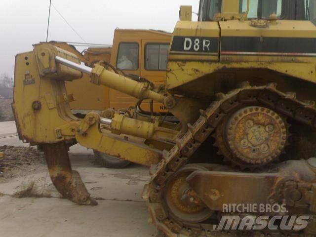 CAT D8R Buldozere pe senile