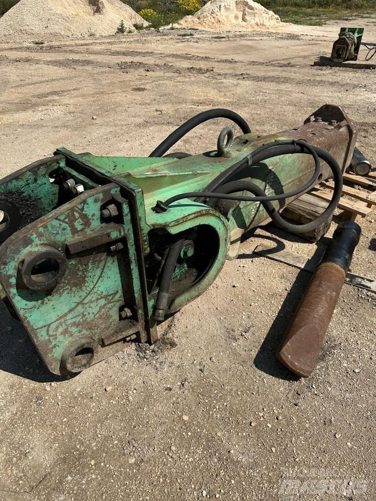 Montabert V 32 Ciocane / Concasoare