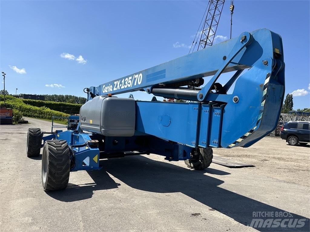 Genie ZX 135/70 Nacele cu brat articulat