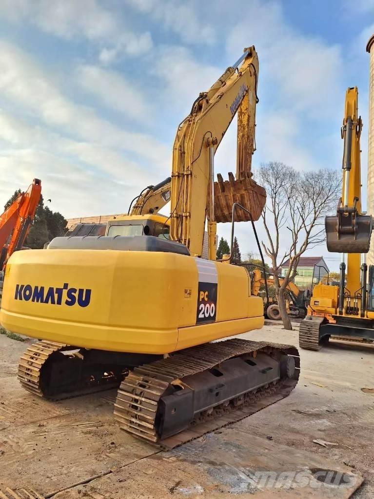 Komatsu PC 200-7 Excavatoare pe șenile
