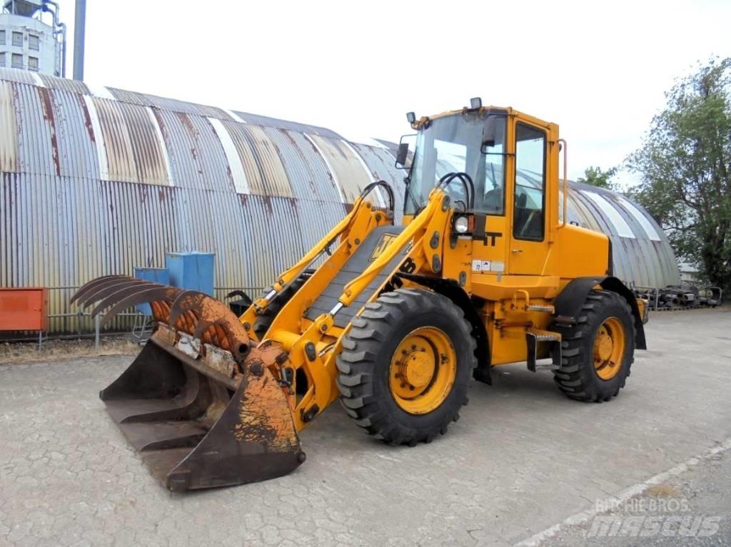 JCB 411 B HT Incarcator pe pneuri