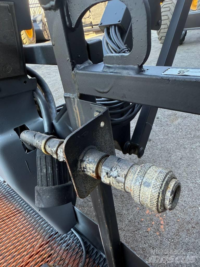 JLG 600 AJ Nacele cu brat articulat