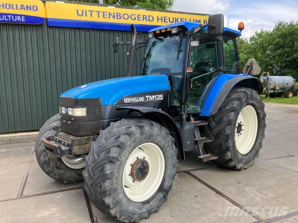 New Holland TM 135 Tractoare