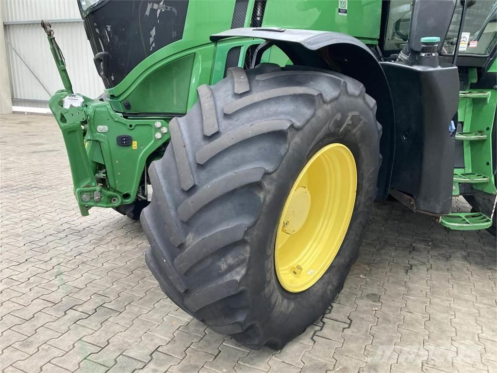 John Deere 6230R Tractoare