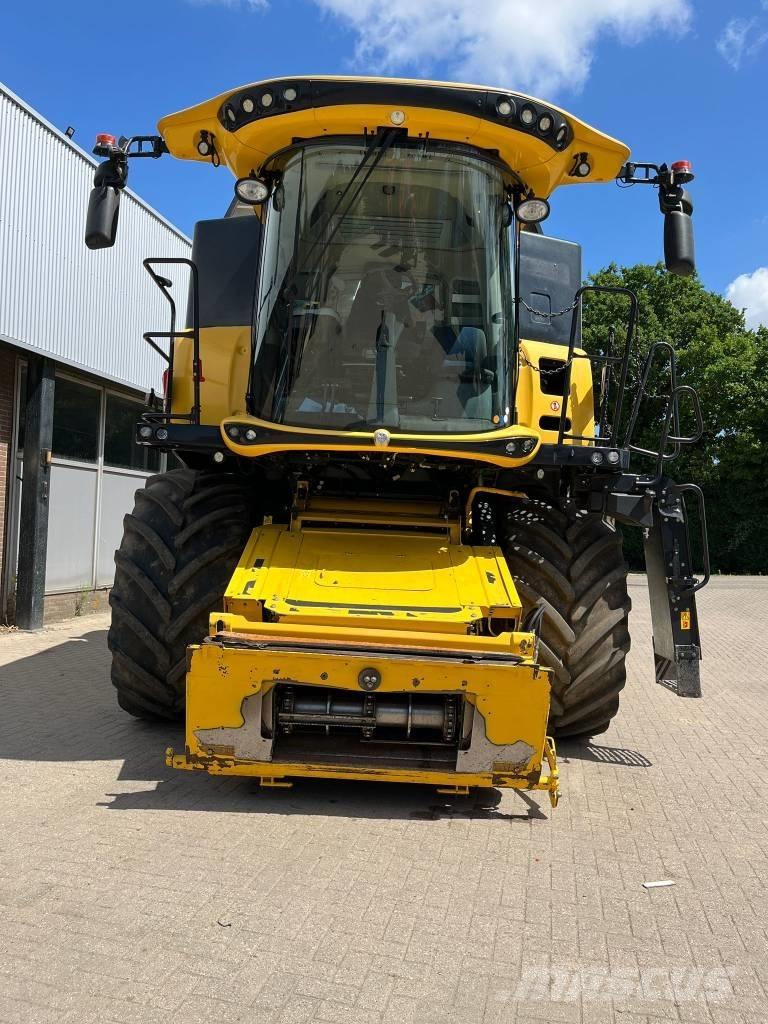 New Holland CR 8.80 Combine de secerat