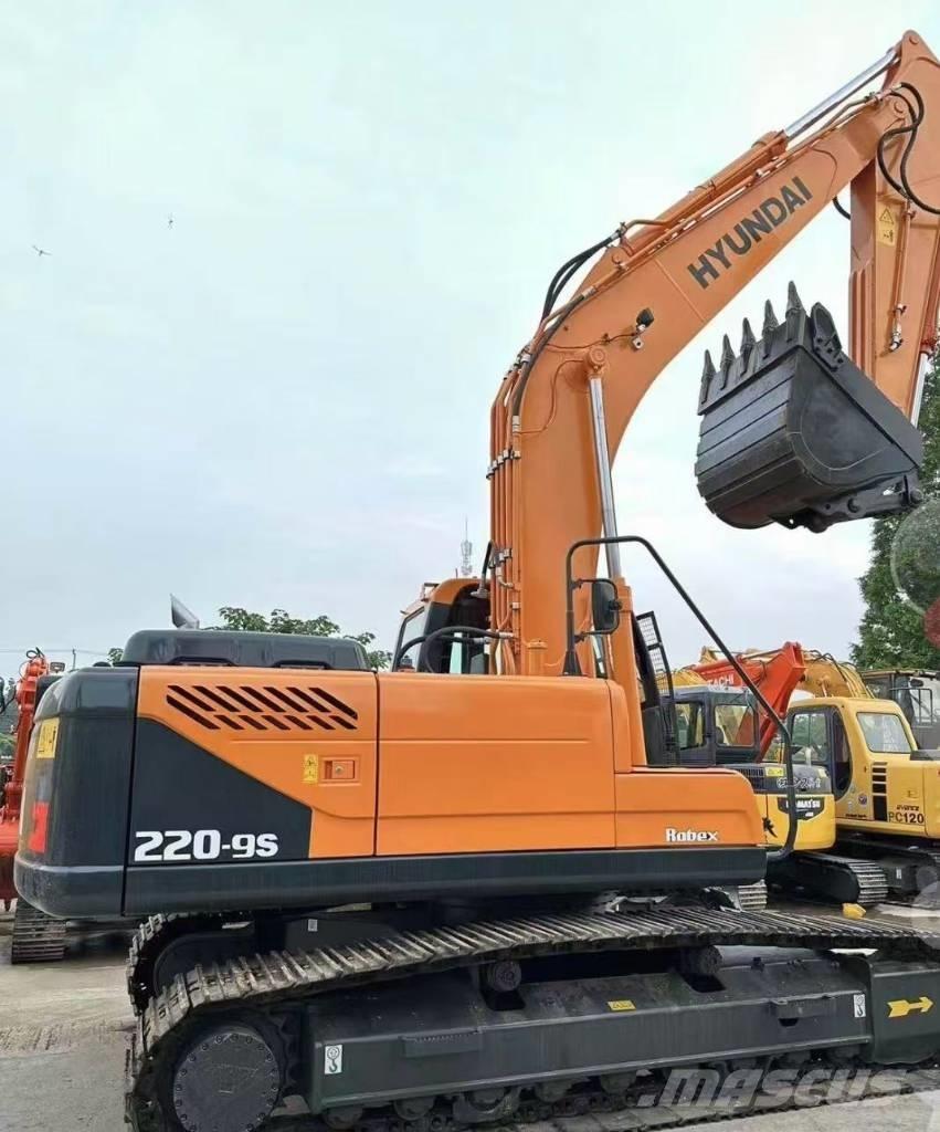 Hyundai 220-9 Excavatoare pe șenile
