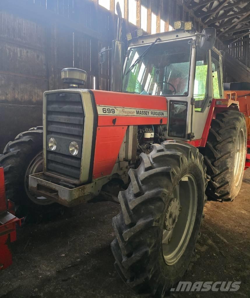 Massey Ferguson 699 Tractoare