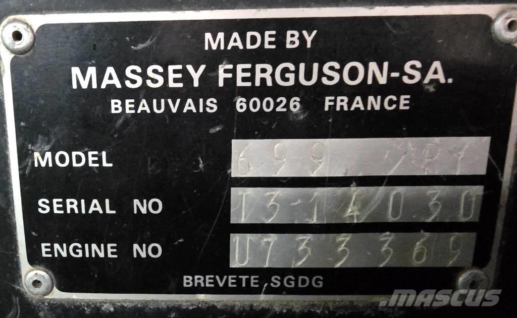 Massey Ferguson 699 Tractoare