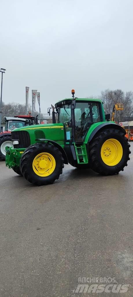 John Deere 6820 Tractoare