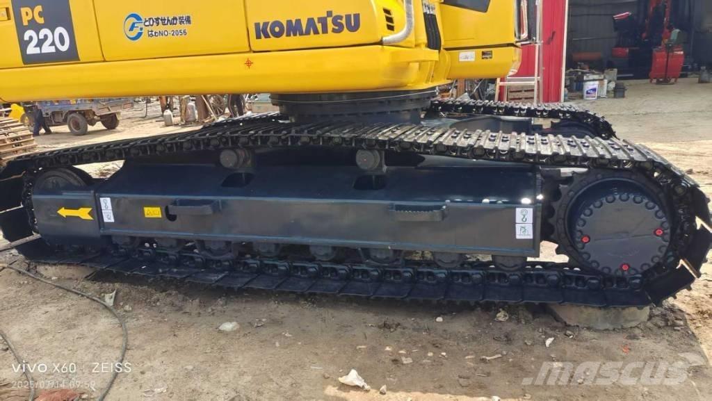 Komatsu 220 Excavatoare pe șenile
