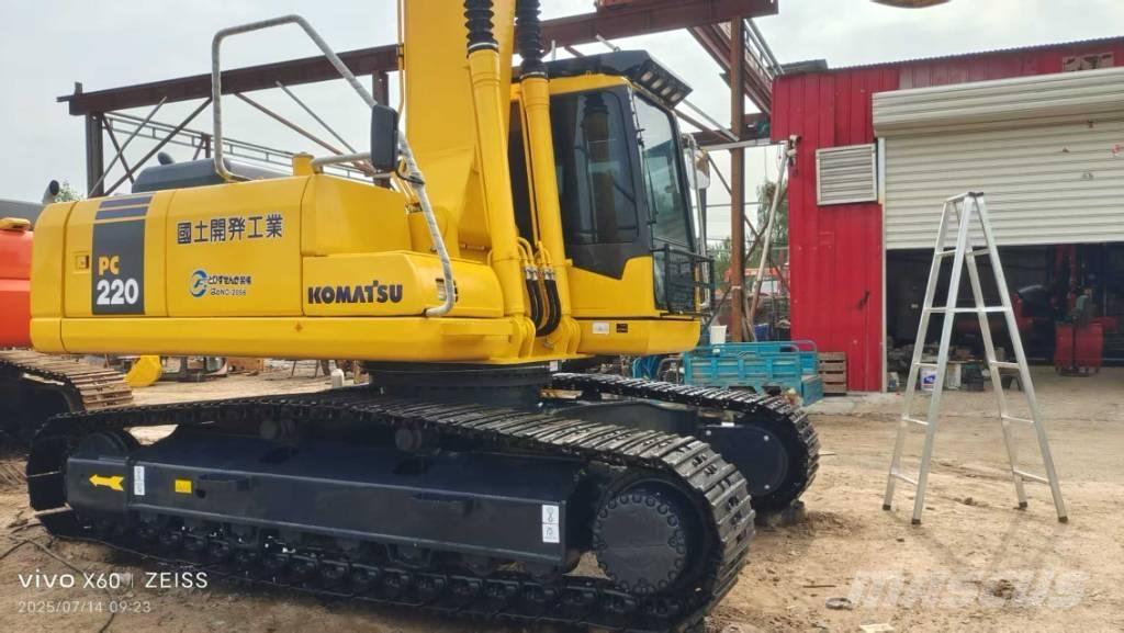 Komatsu 220 Excavatoare pe șenile
