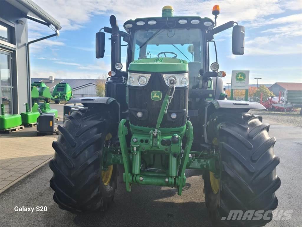 John Deere 6215R Tractoare