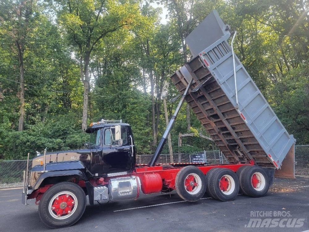Mack RD688S Autobasculanta