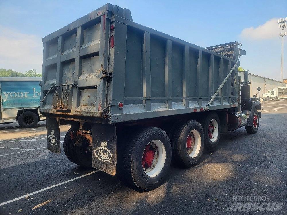 Mack RD688S Autobasculanta