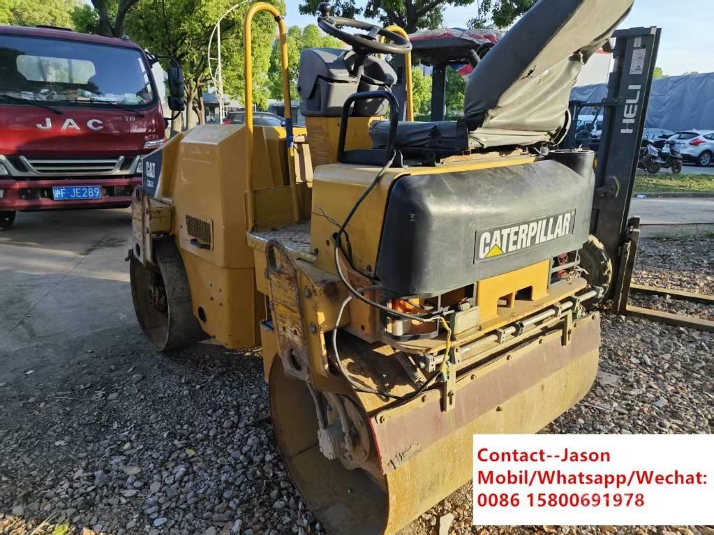 CAT CB 24 Cilindri compactori dubli