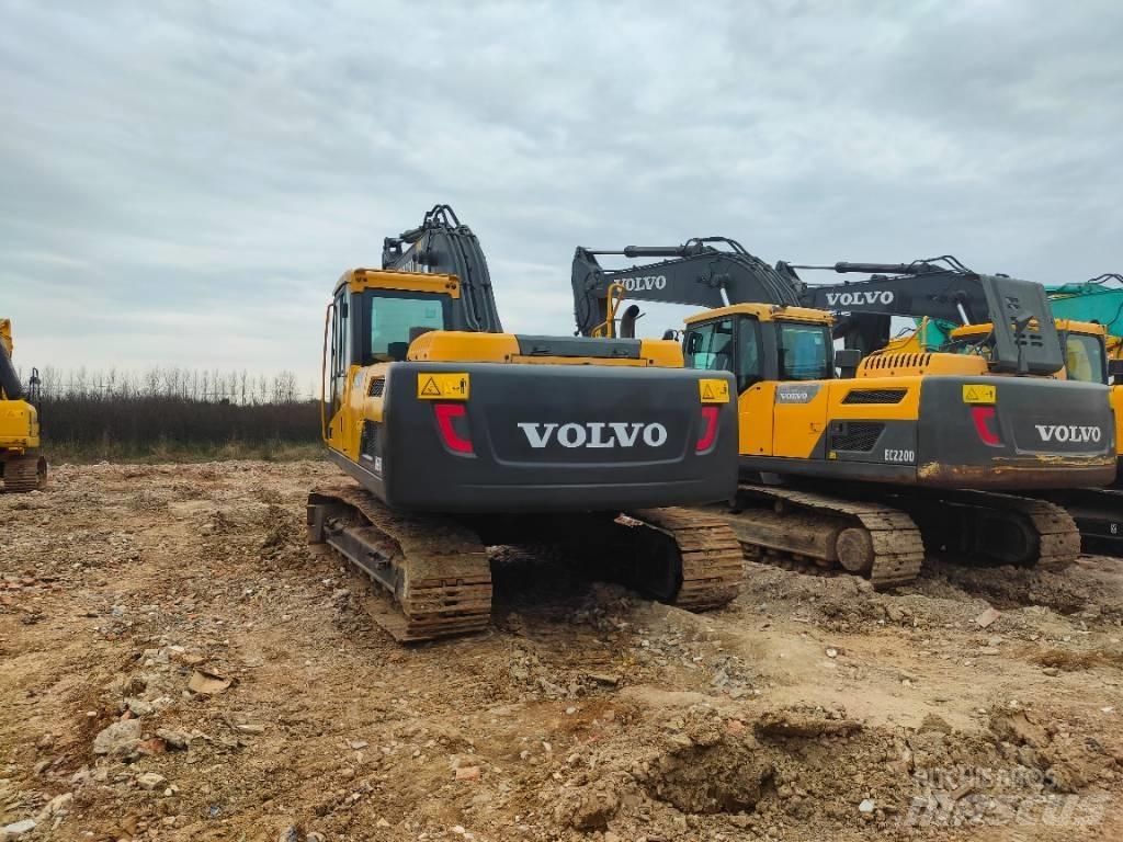 Volvo EC220D Excavatoare pe șenile
