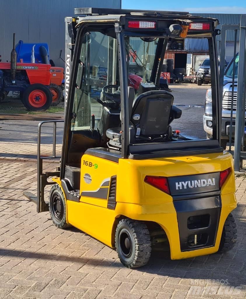 Hyundai 16 B-9 Stivuitor electric