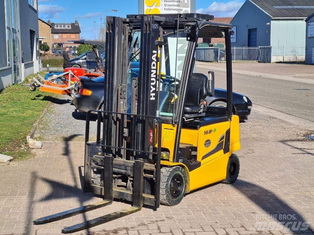 Hyundai 16 B-9 Stivuitor electric
