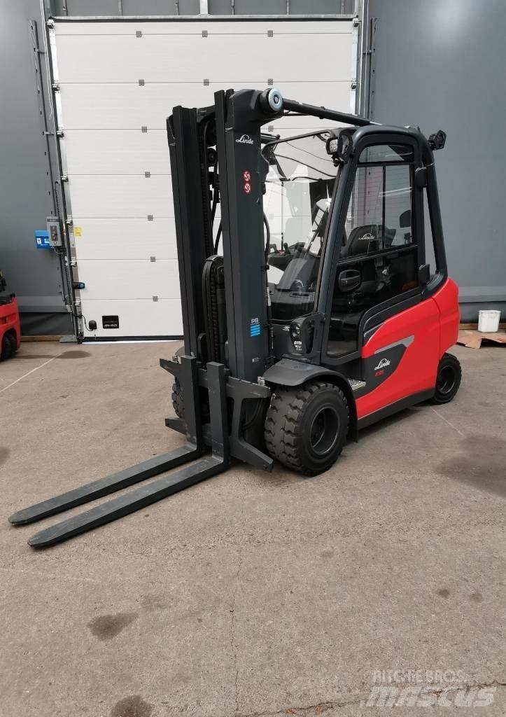 Linde E35L-01 Stivuitor electric