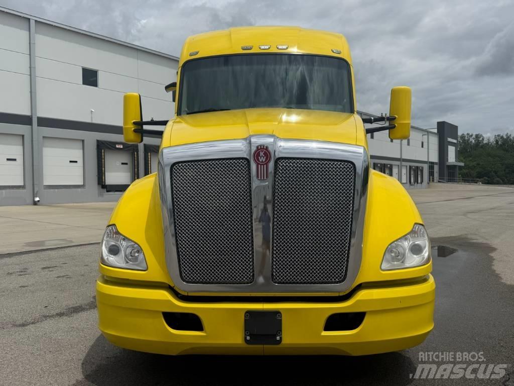 Kenworth T 680 Autotractoare