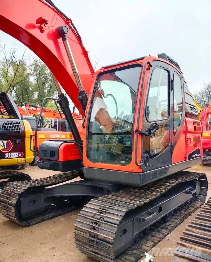 Doosan DX 140 Excavatoare pe șenile
