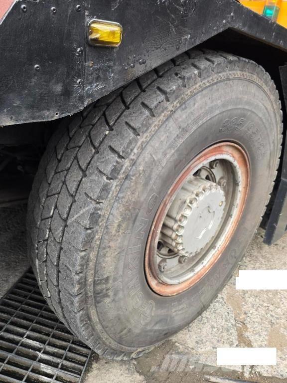 Kato KR 25 H V-3 Macara teren accidentat