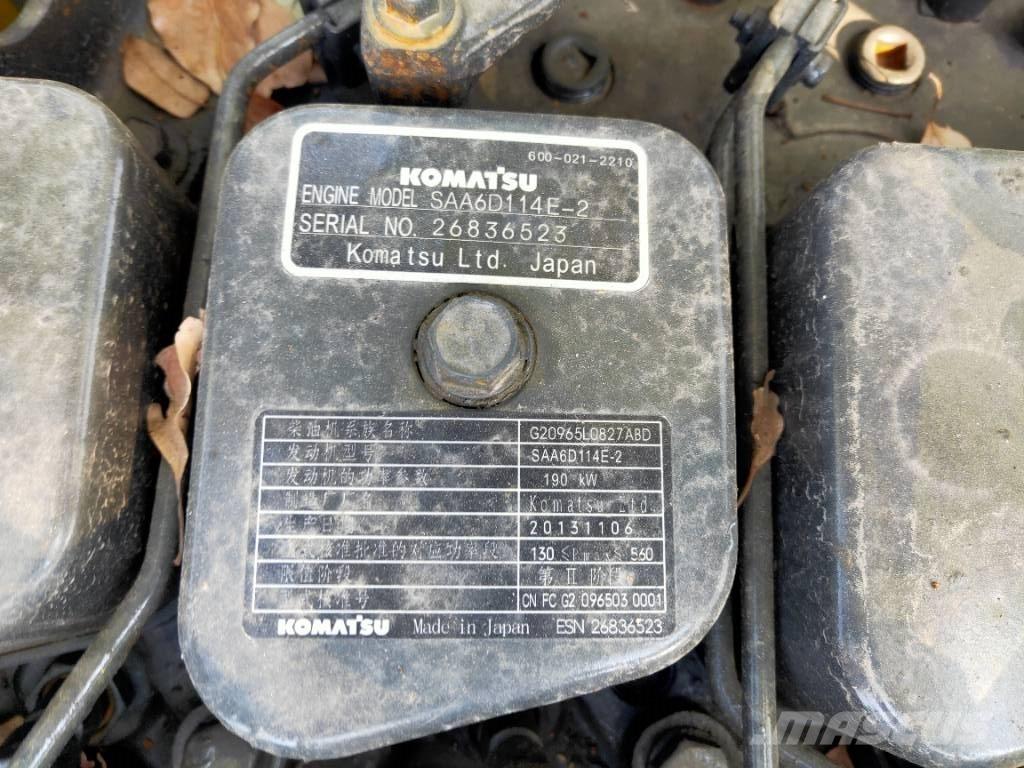 Komatsu PC300-7 Excavatoare pe șenile
