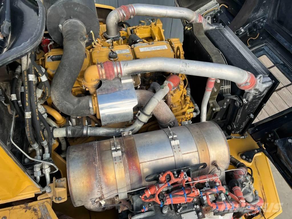 CAT 735 | 735B Transportoare articulate