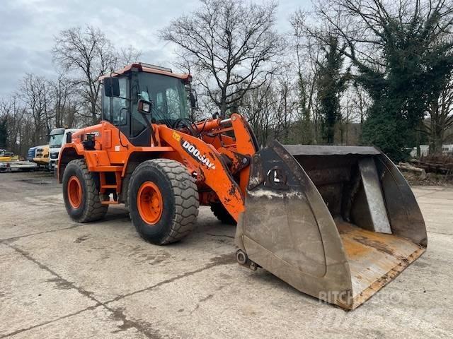 Doosan DL 200 Incarcator pe pneuri